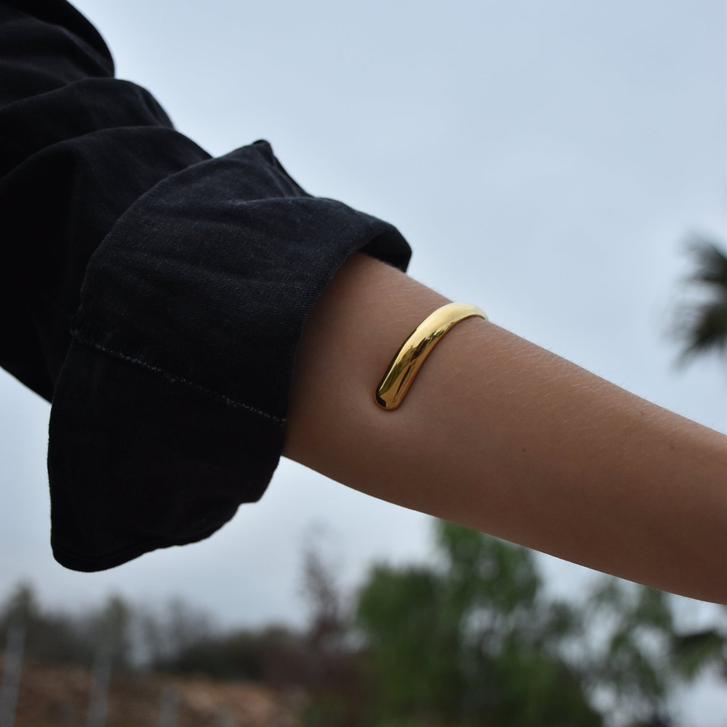 Brazalete "Génesis" Dorado Ajustable Acero Inoxidable